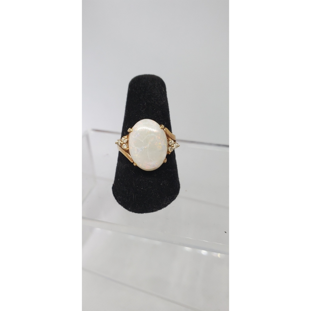 14k Gold Ring With Opal Stone